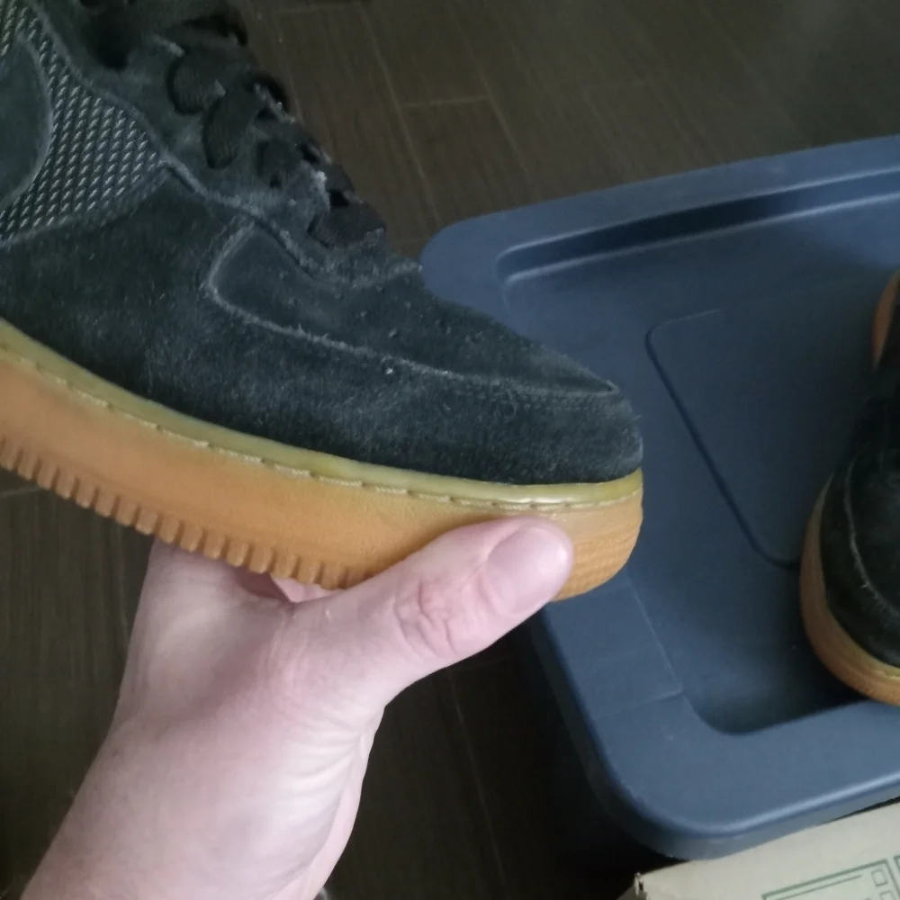 AF1 High 07 LB8- suede black gum bottom 806403-003
